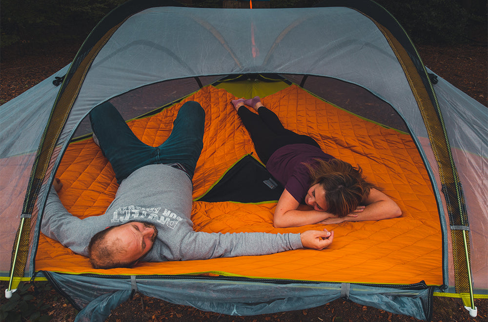 Man and Woman in Tree Tent (6835887636553)